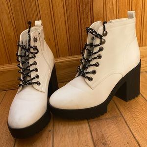 Platform white boots